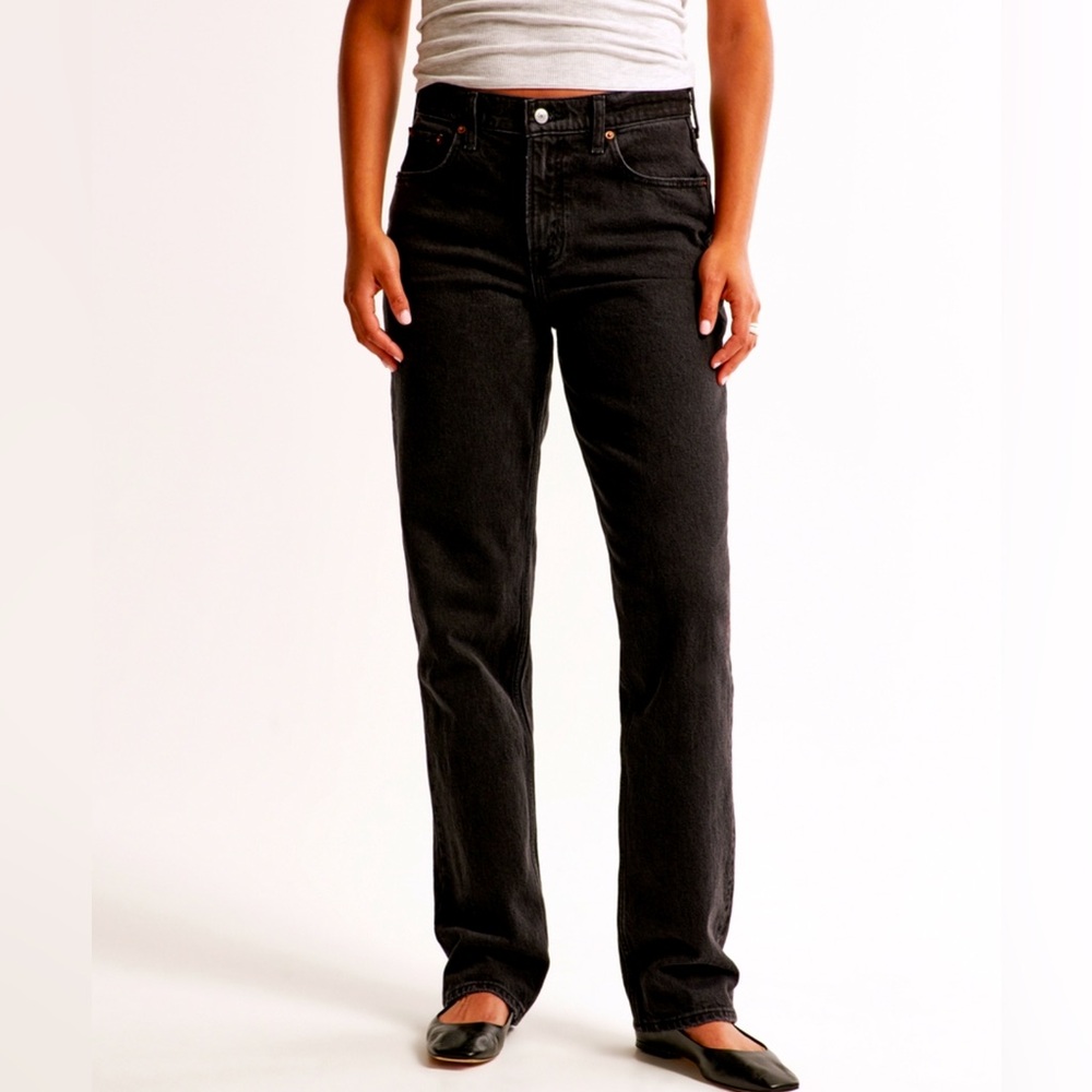 Abercrombie Curve Love Mid-Rise 90s Straight Jean - 28 Regular